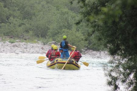 TUDI SLEPI IN SLABOVIDNI NA RAFTINGU PO SOČI15